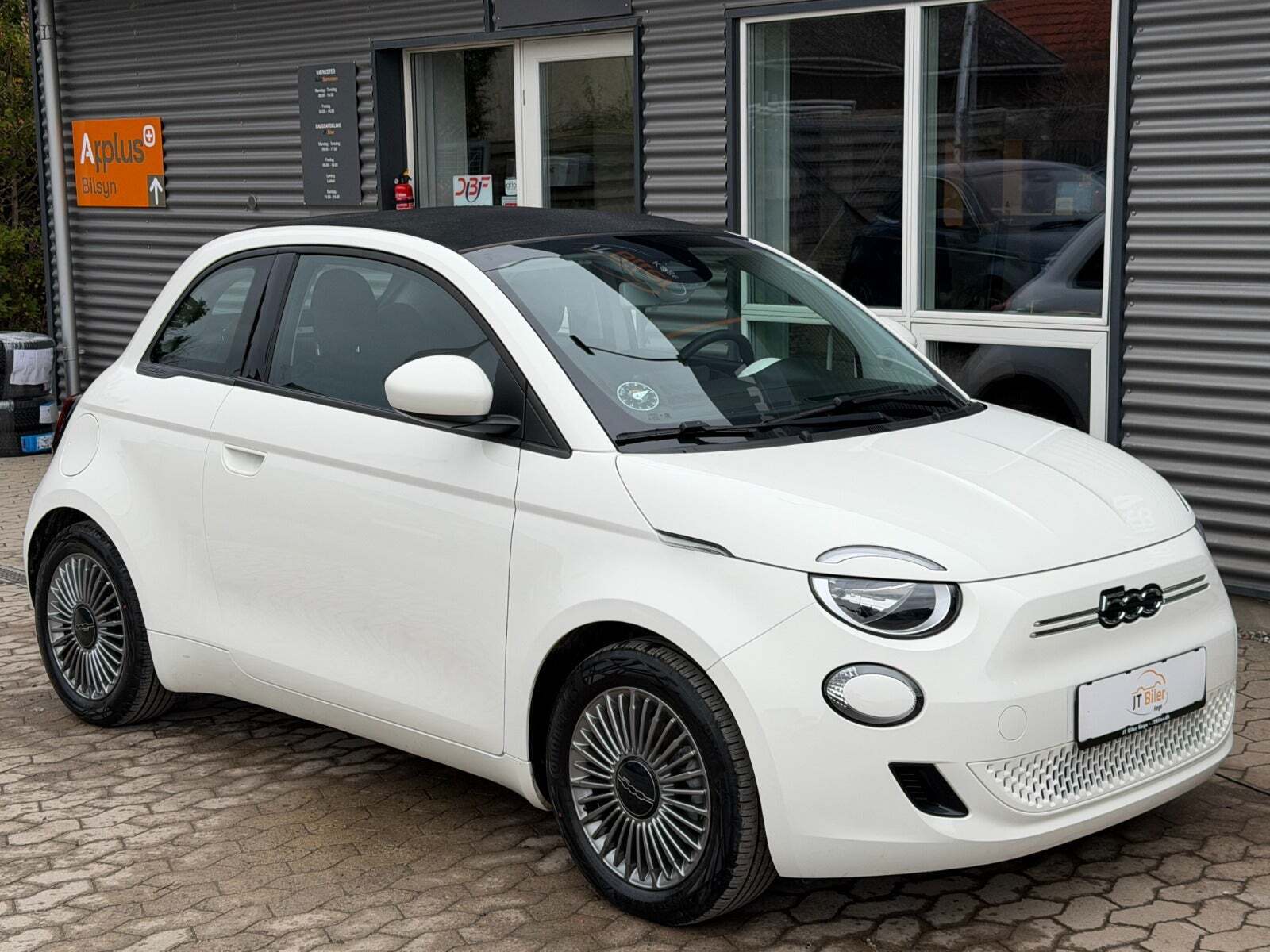 Fiat 500e 42 Icon Cabrio