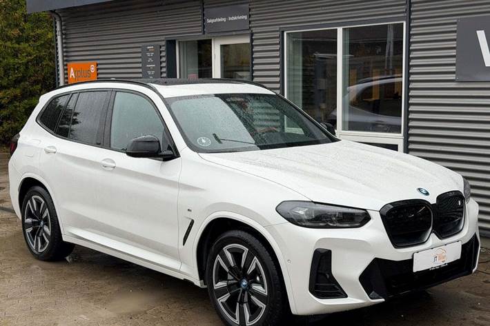 Hvid BMW iX3 fra 2024
