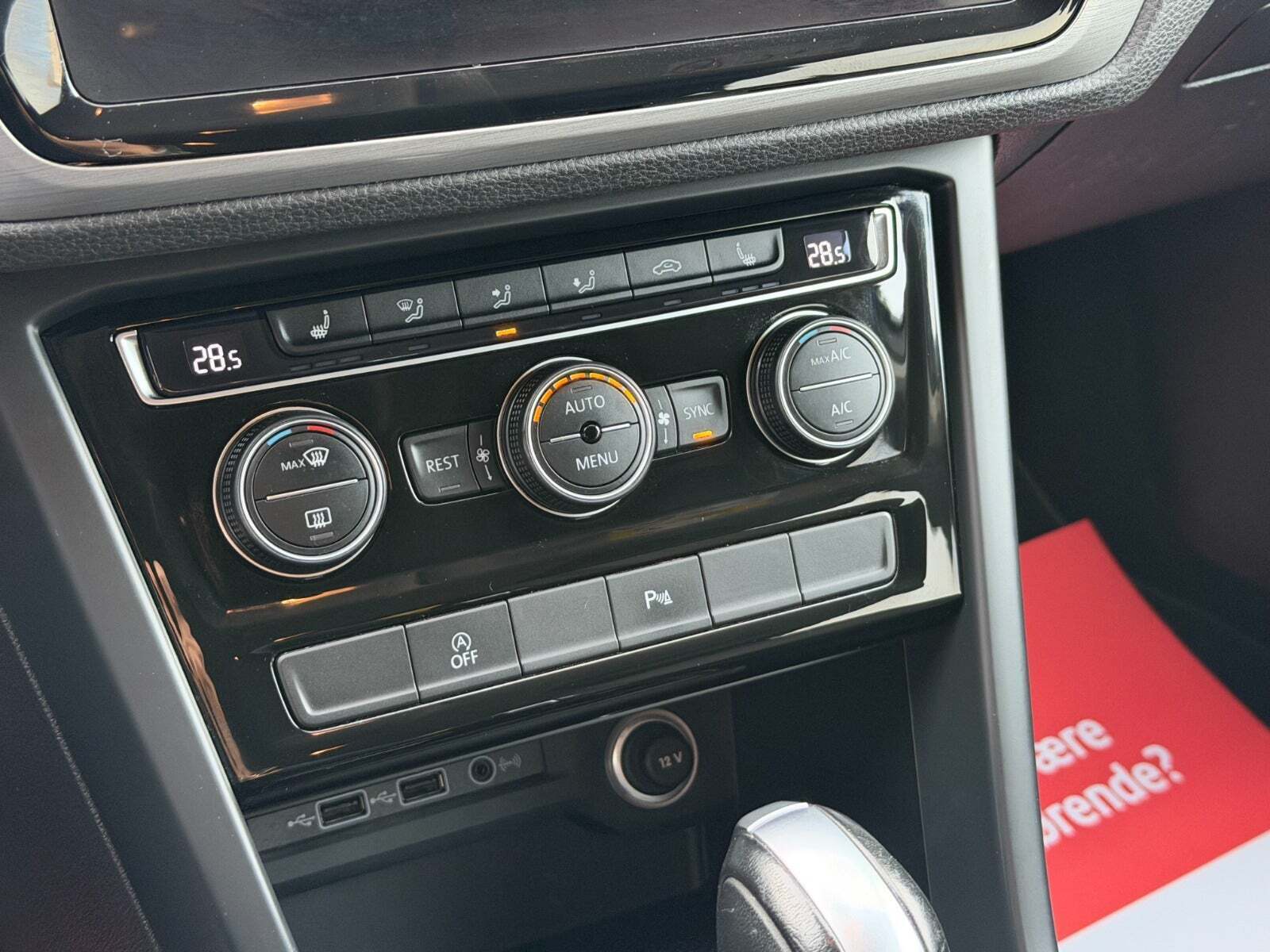 Sølv VW Touran fra 2020