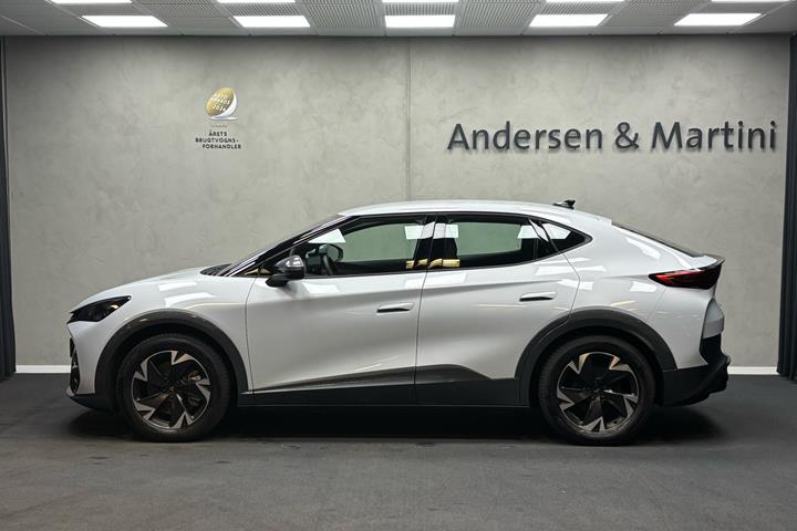 Hvid Cupra Tavascan fra 2025