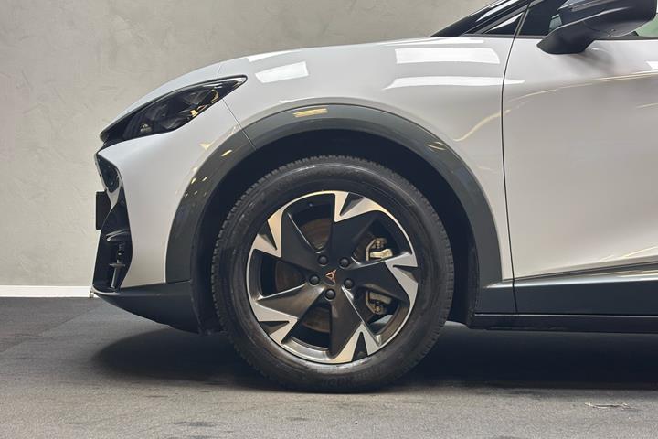 Hvid Cupra Tavascan fra 2025