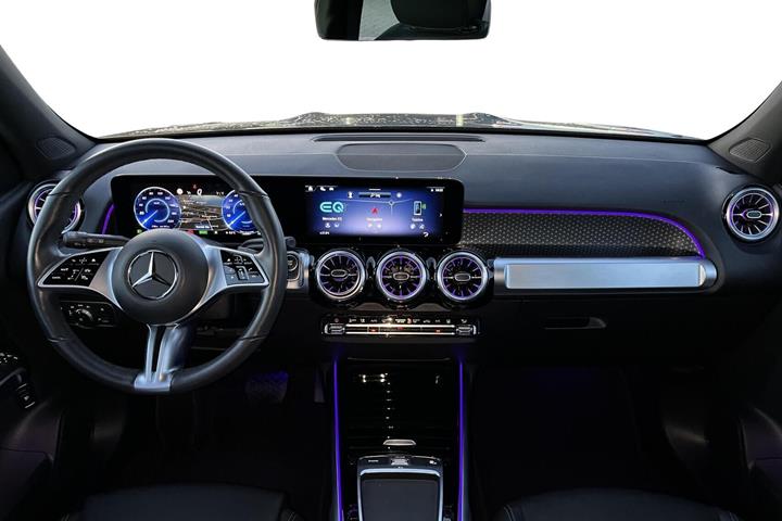 Sort Mercedes EQB300 fra 2024