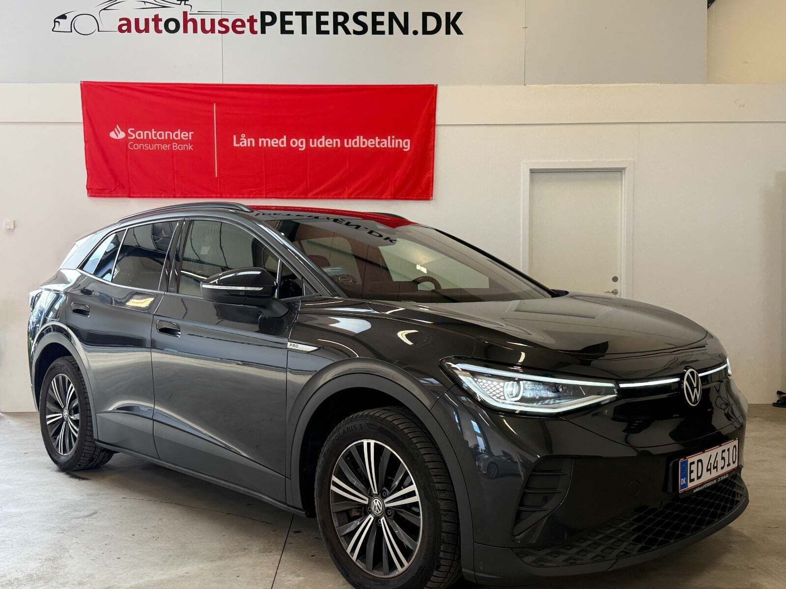 Sort VW ID.4 fra 2022 set udefra