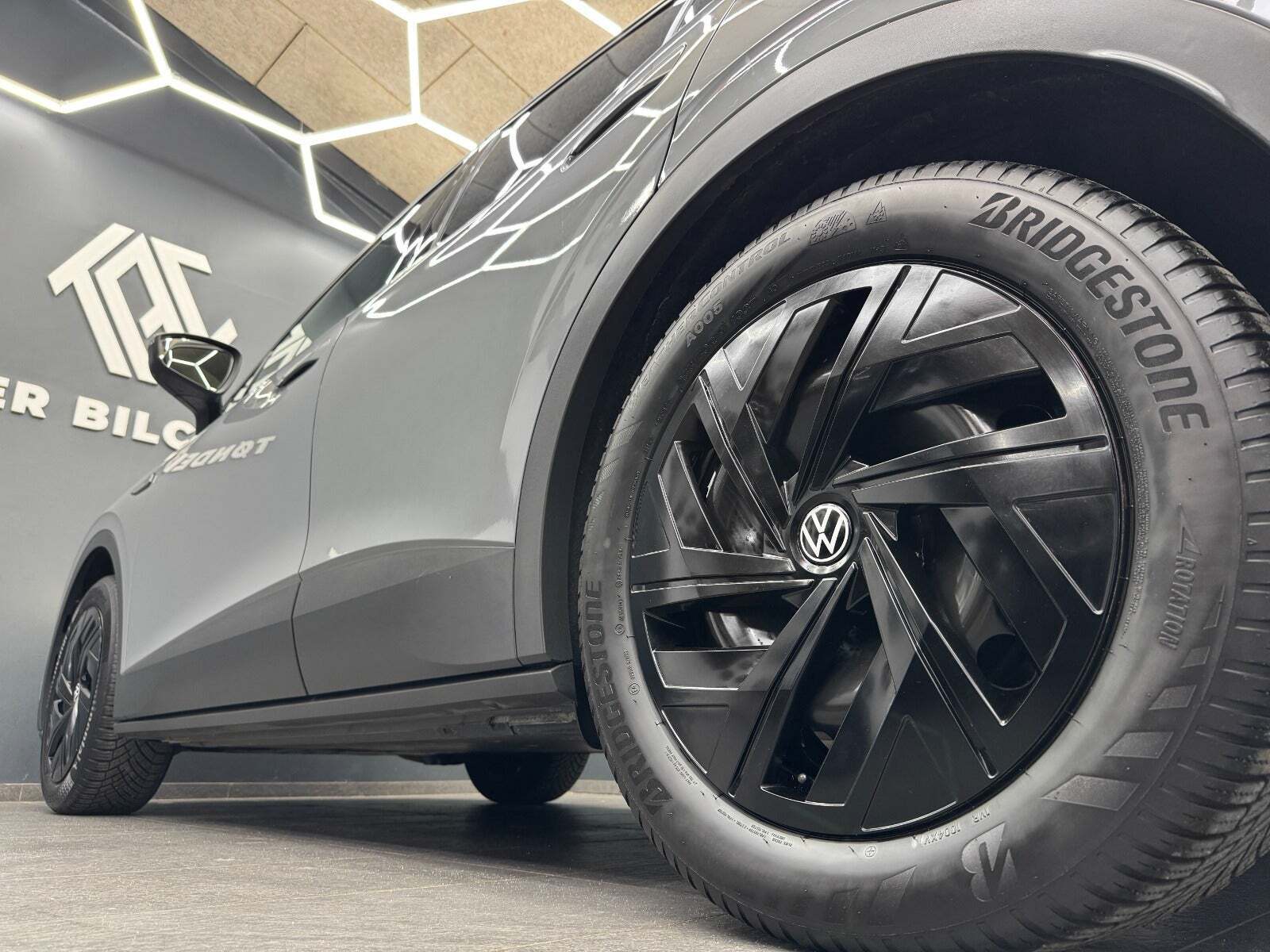 Grå VW ID.4 fra 2022