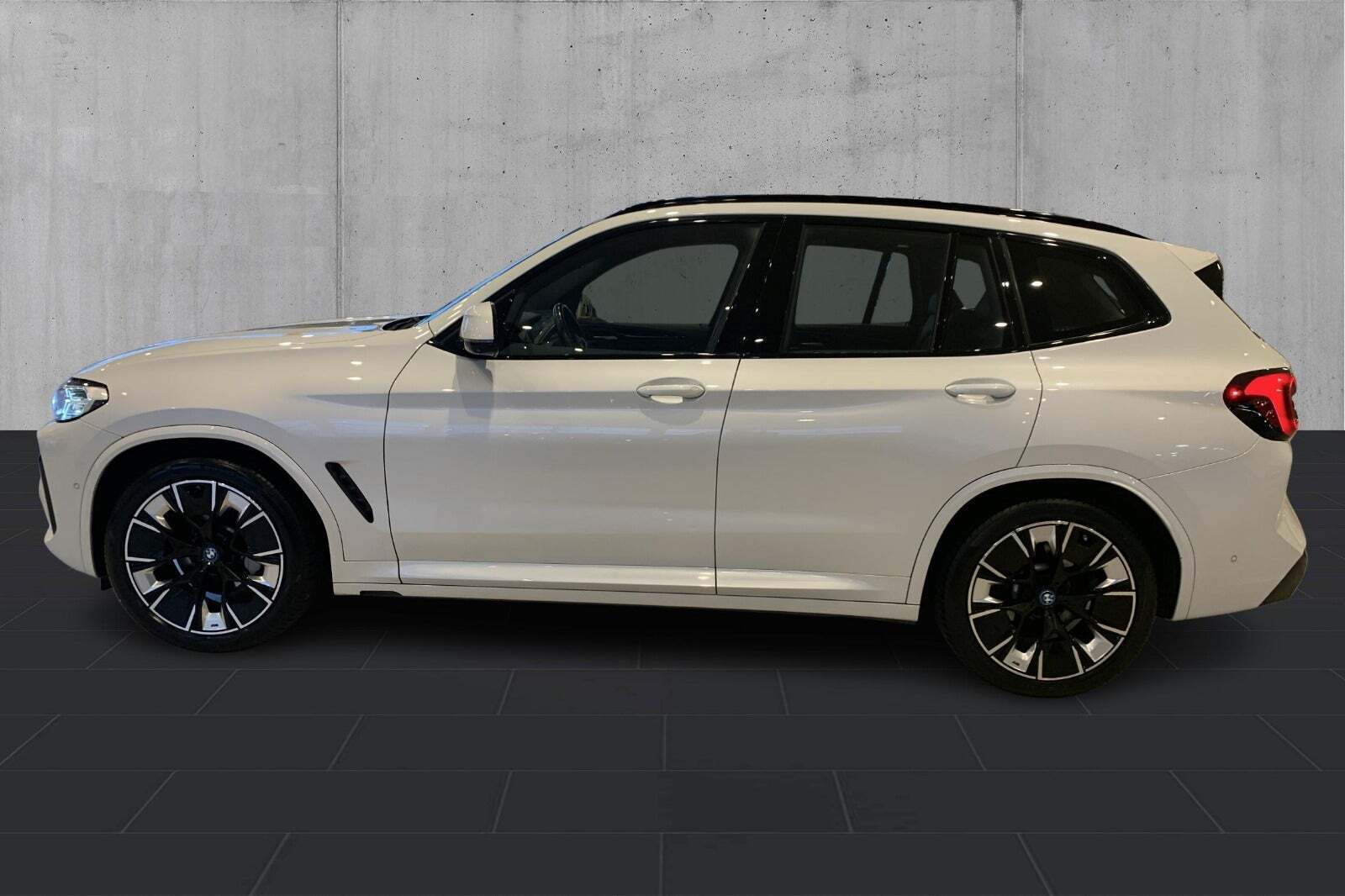 BMW iX3 Charged Plus M-Sport