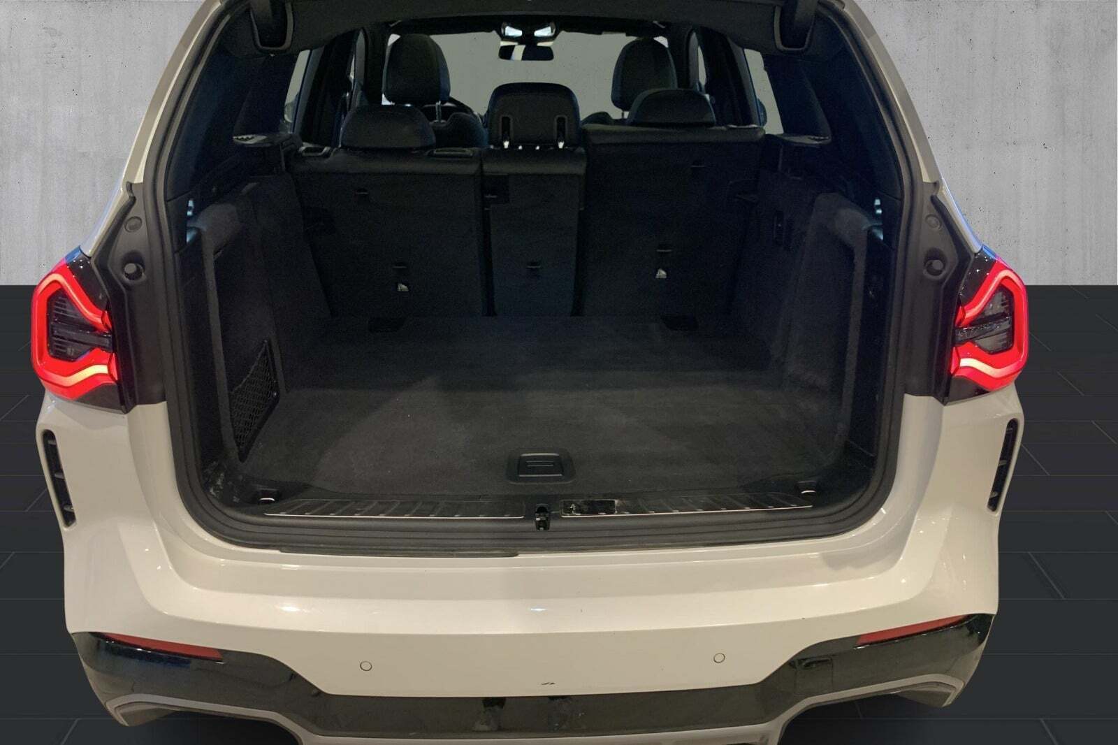 Hvid BMW iX3 fra 2022