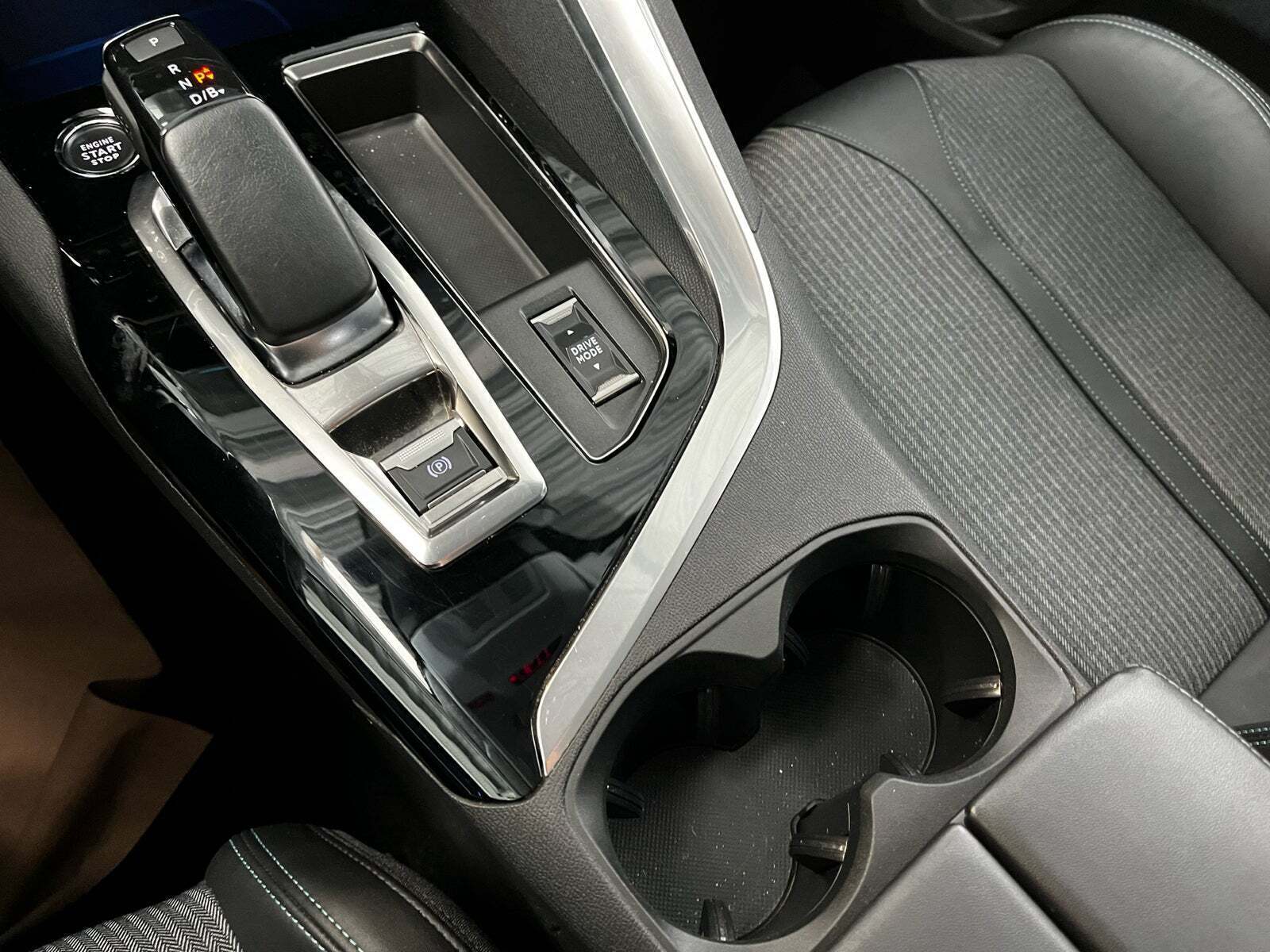 Hvid Peugeot 3008 fra 2022