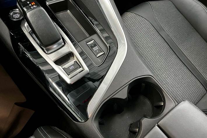 Hvid Peugeot 3008 fra 2022