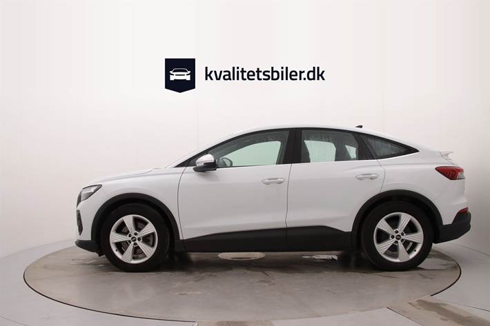 Hvid Audi Q4 fra 2023