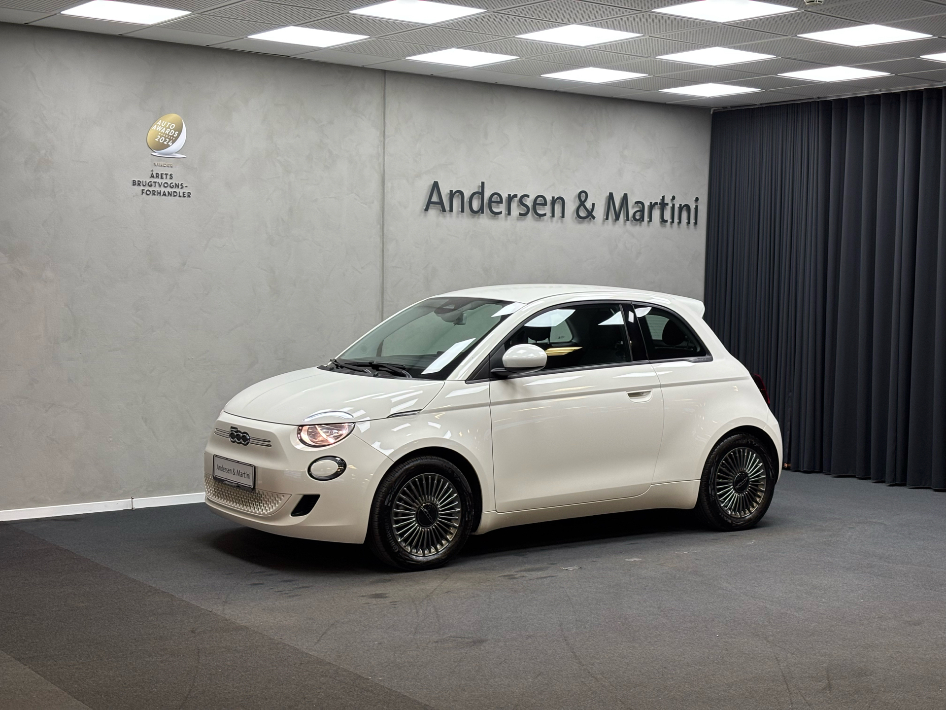 Hvid Fiat 500e fra 2022