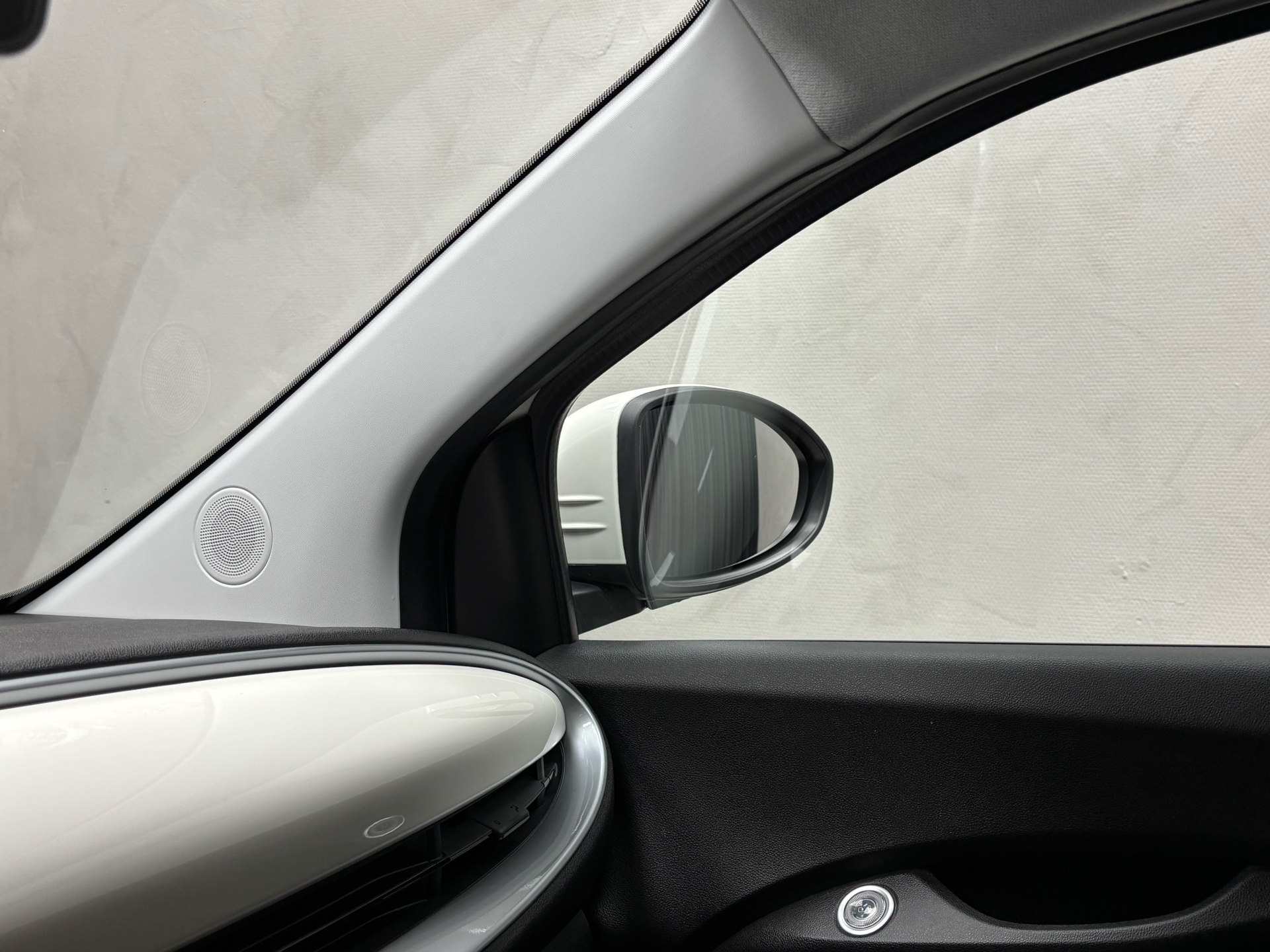 Hvid Fiat 500e fra 2022