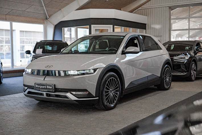 Grå Hyundai Ioniq 5 fra 2023