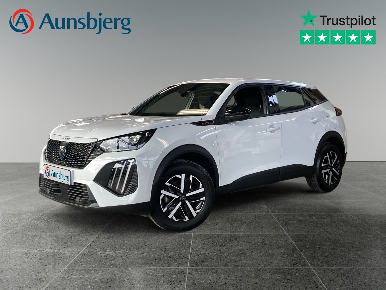 Hvid Peugeot e-2008 fra 2025