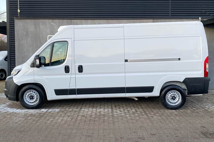 Hvid Fiat Ducato fra 2025