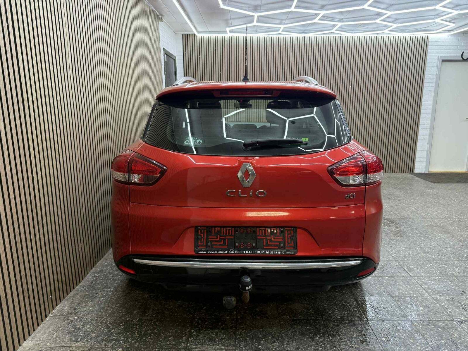 Rød Renault Clio IV fra 2014
