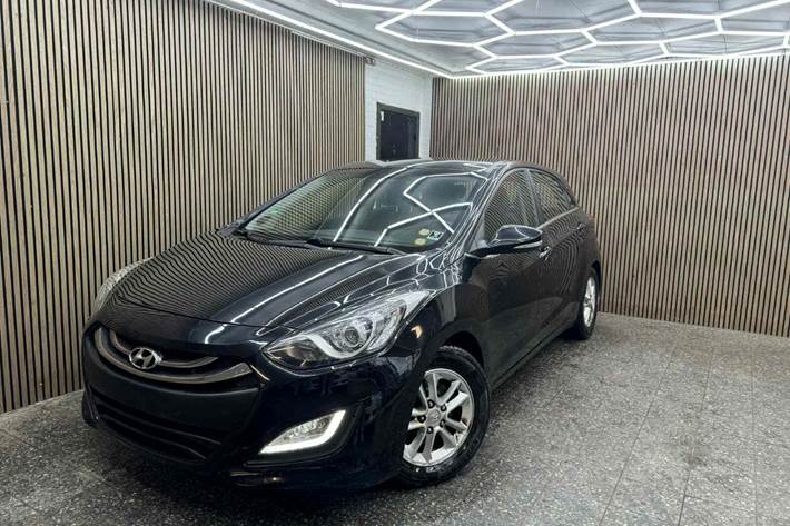 Sort Hyundai i30 fra 2013