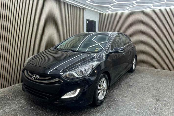 Sort Hyundai i30 fra 2013