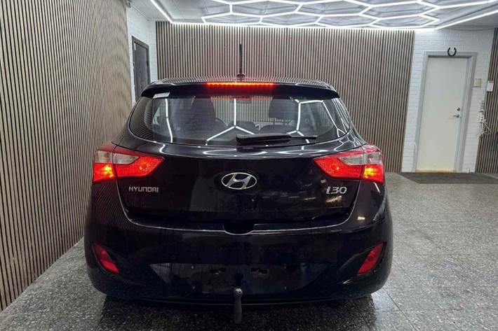 Sort Hyundai i30 fra 2013
