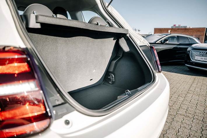 Hvid Fiat 500e fra 2022