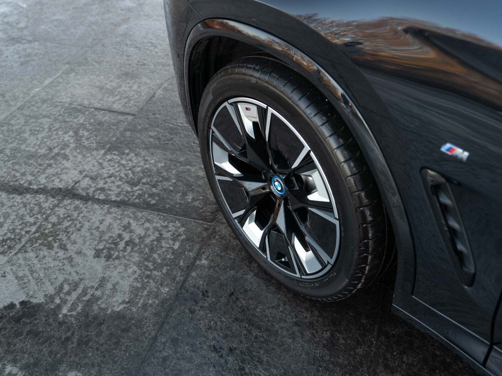 BMW iX3 Charged Plus M-Sport