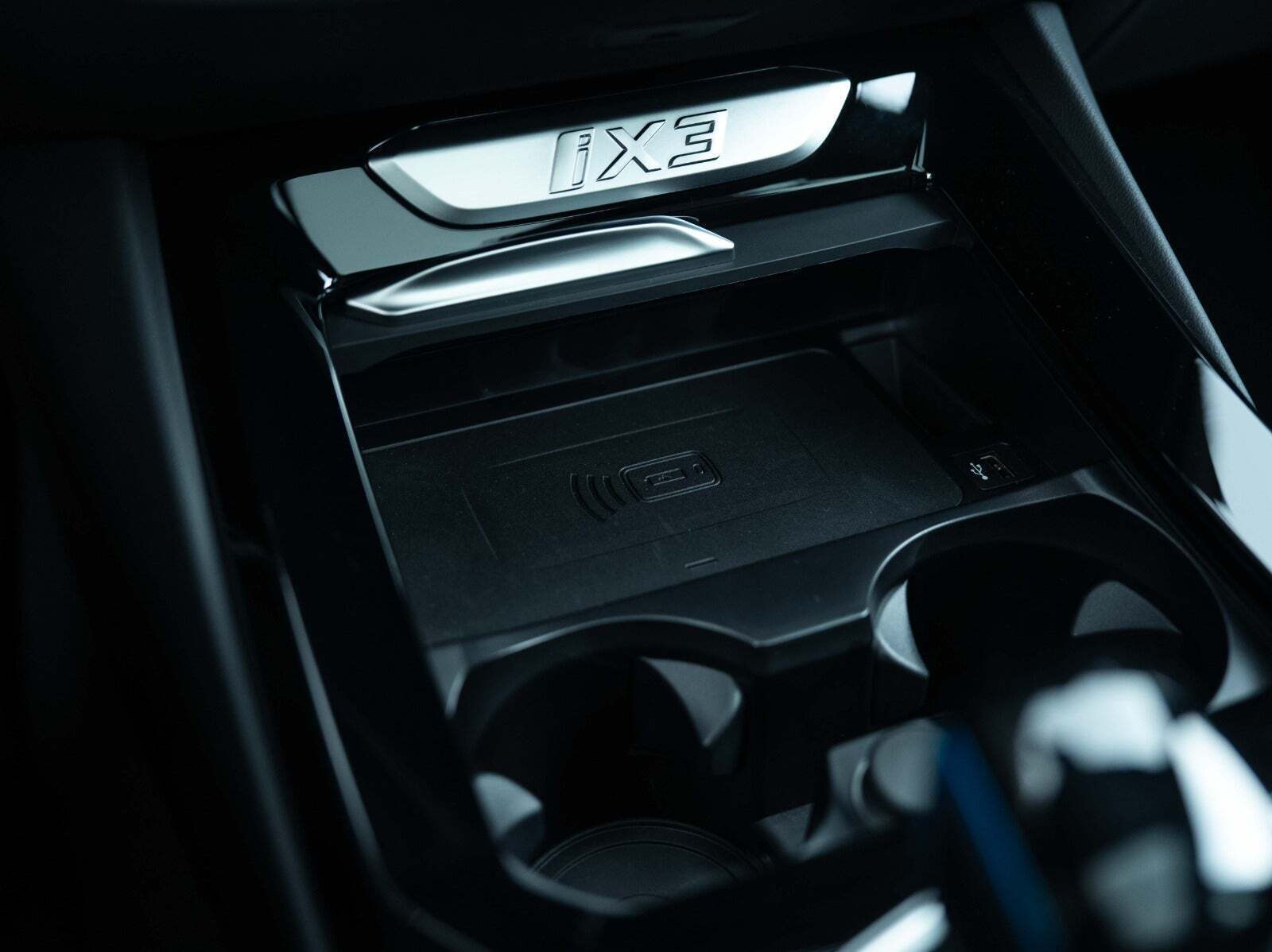 Sort BMW iX3 fra 2022