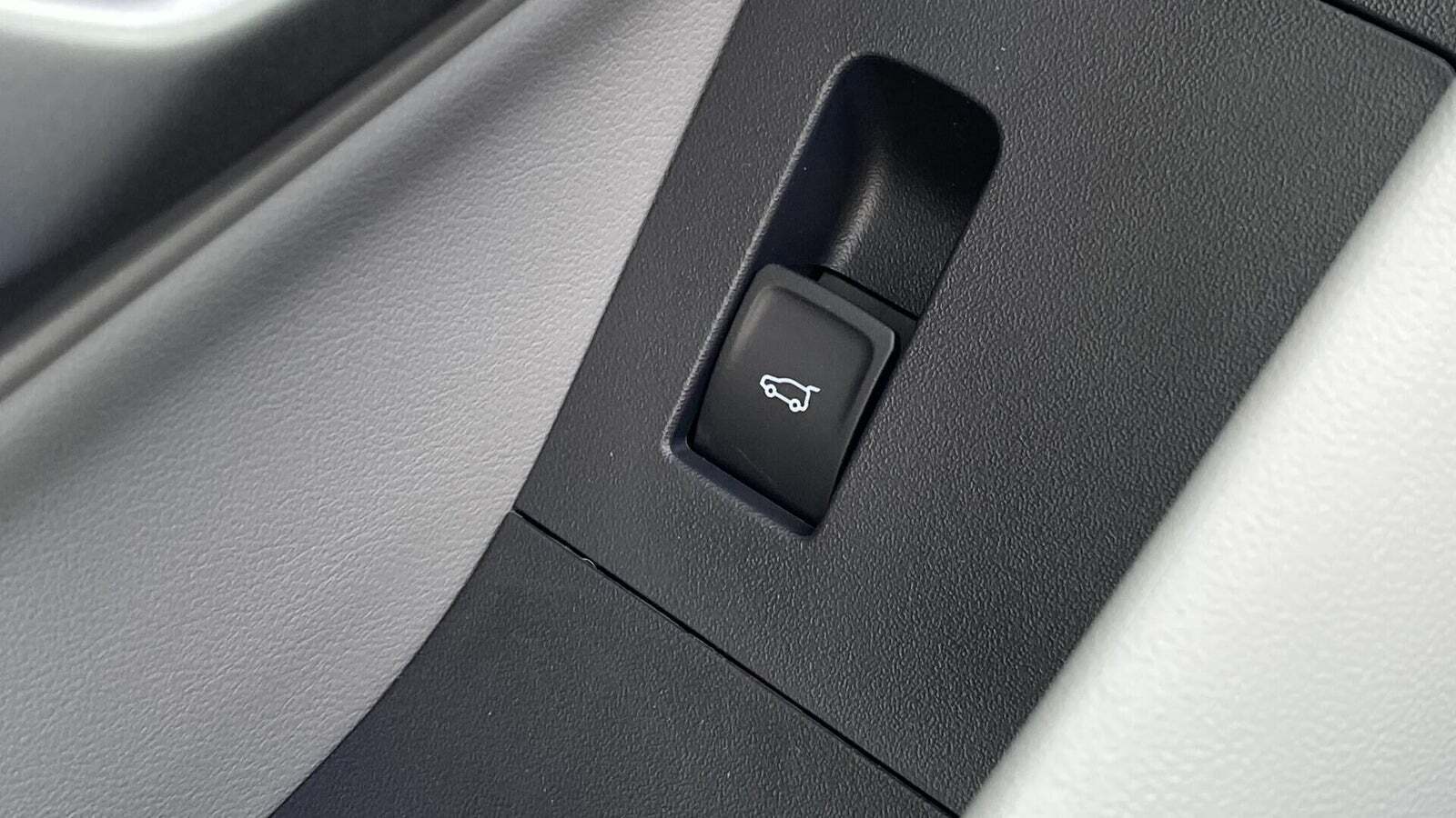 Blå Ford Capri fra 2025