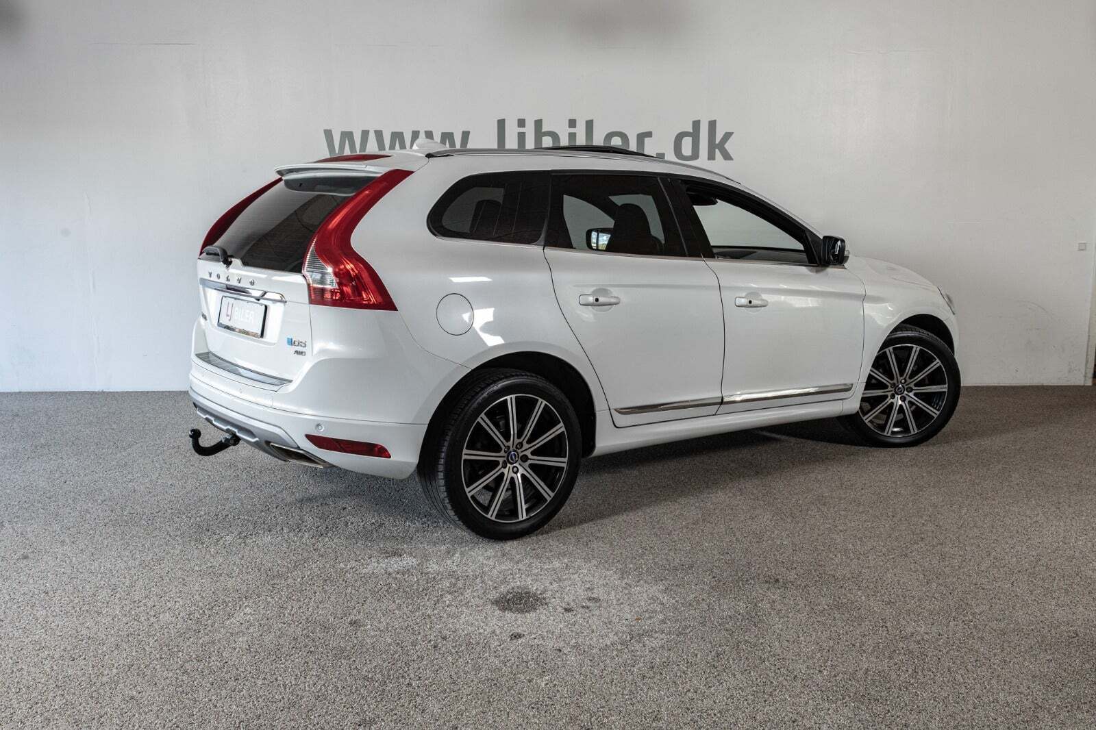 Volvo XC60 2,4 D5 220 Summum aut. AWD
