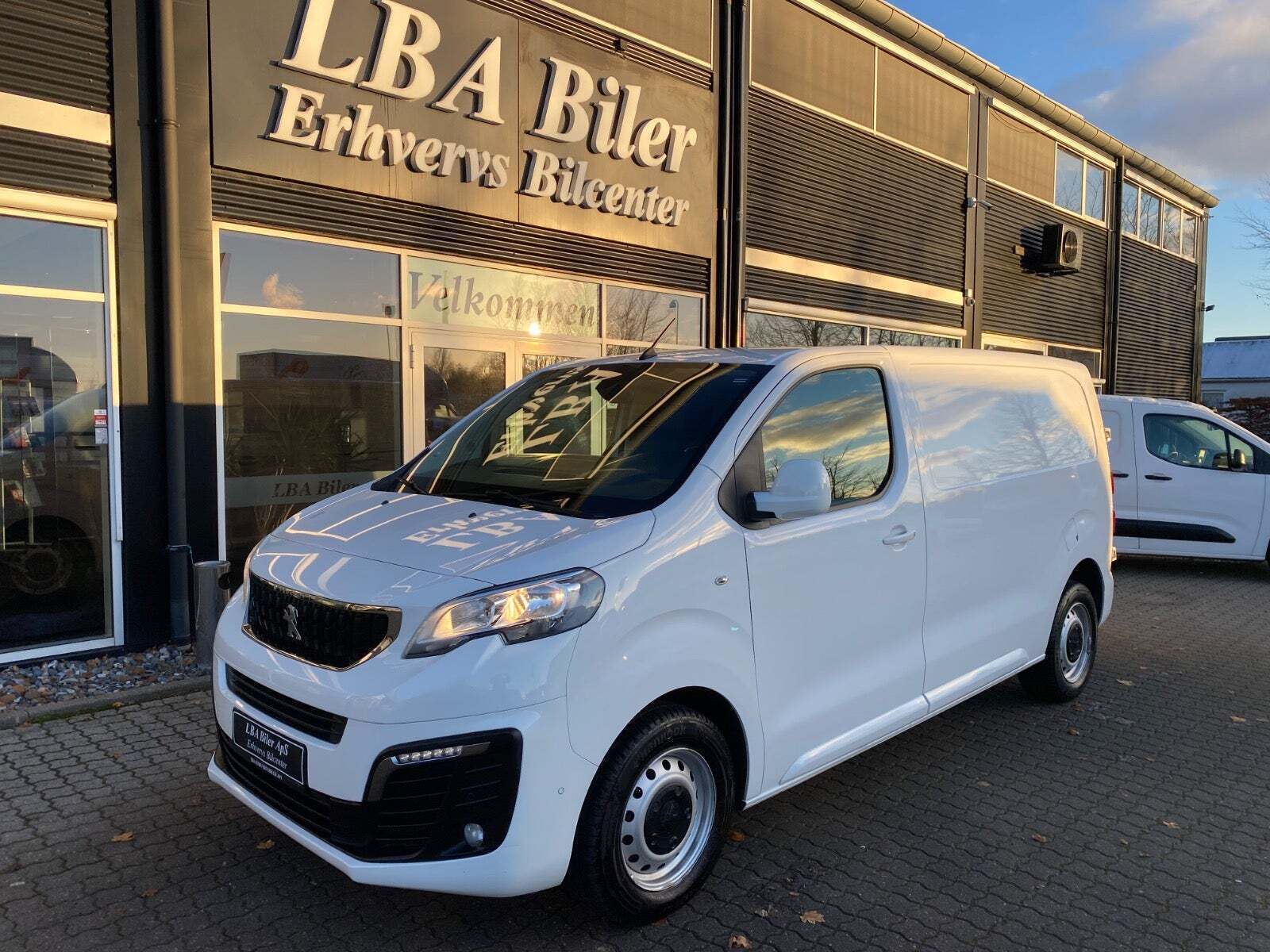 Peugeot Expert 2,0 BlueHDi 122 L2 Plus EAT8 Van