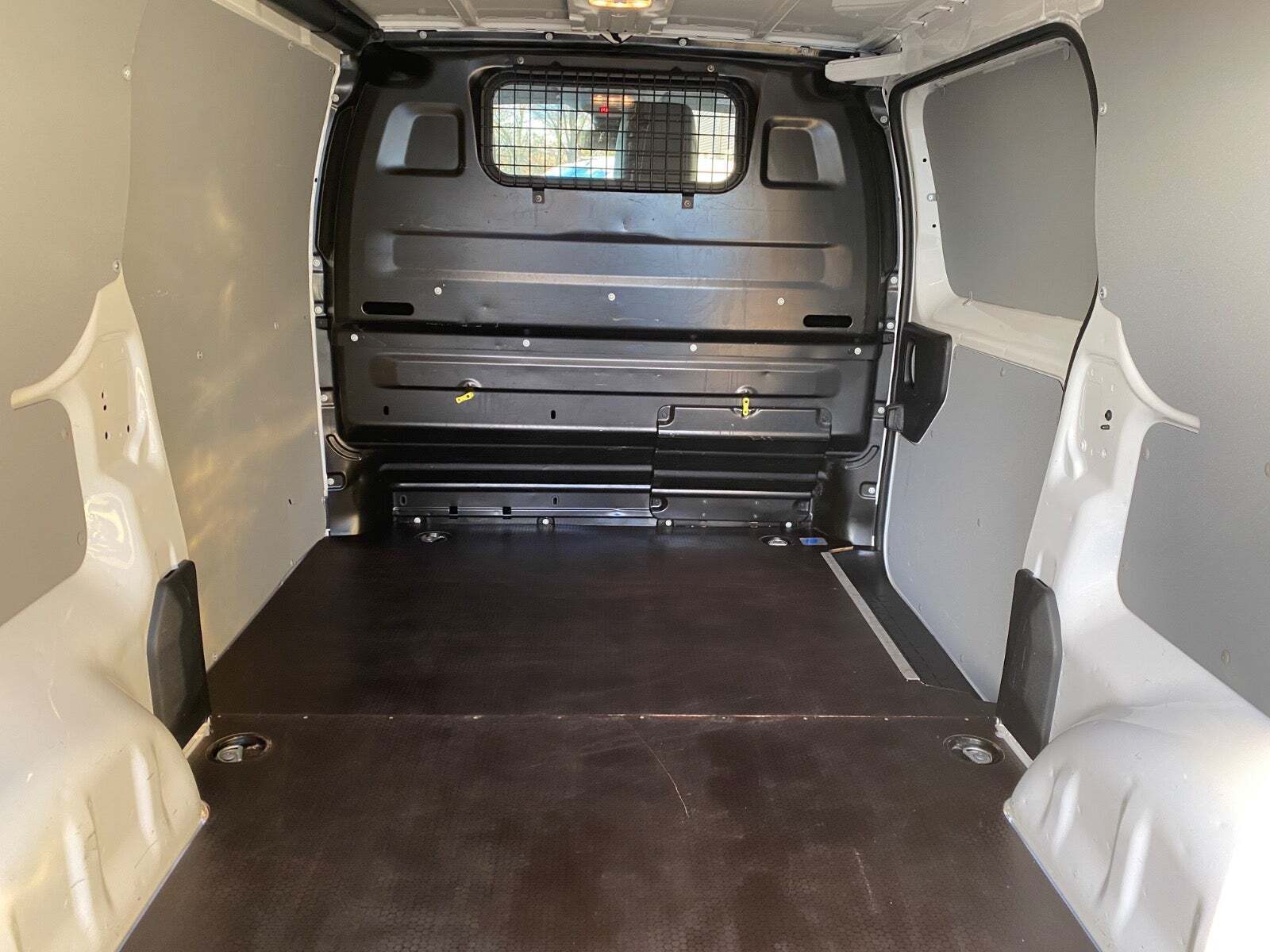 Hvid Peugeot Expert fra 2021