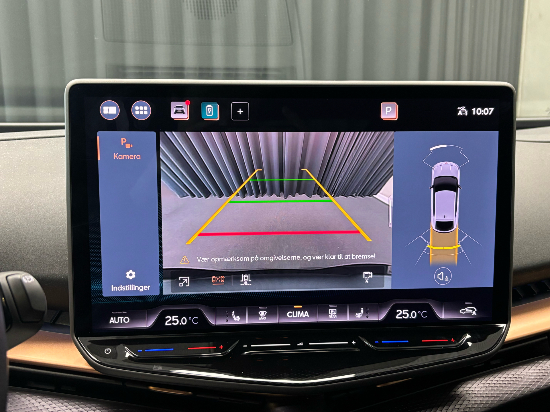 Hvid Cupra Tavascan fra 2025