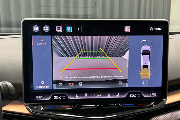 Hvid Cupra Tavascan fra 2025