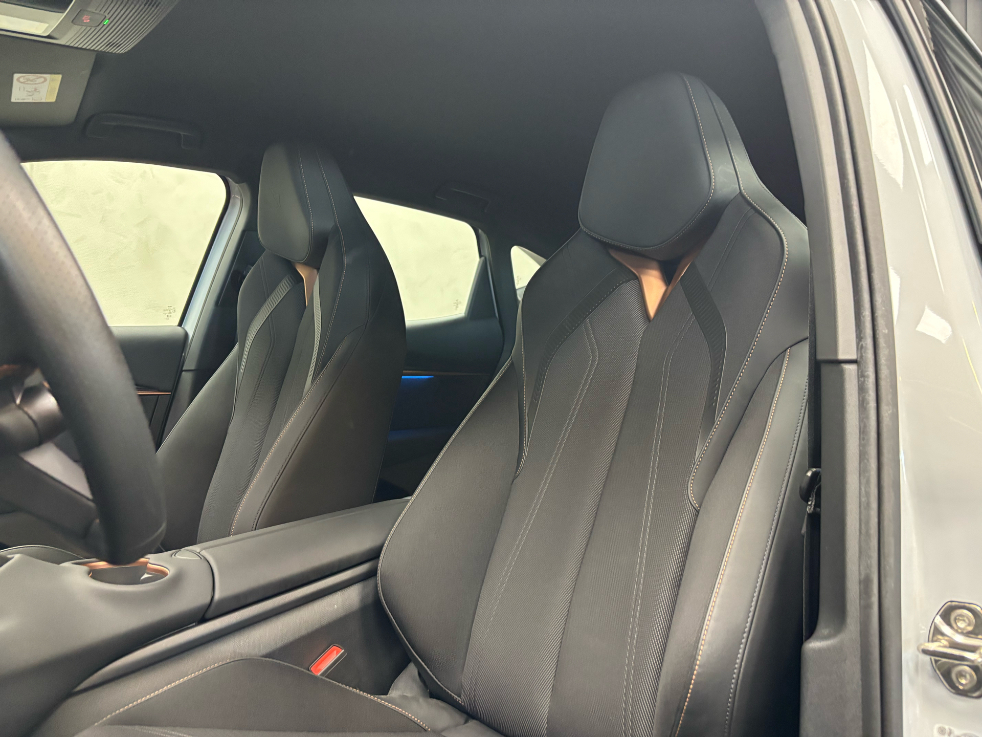 Hvid Cupra Tavascan fra 2025