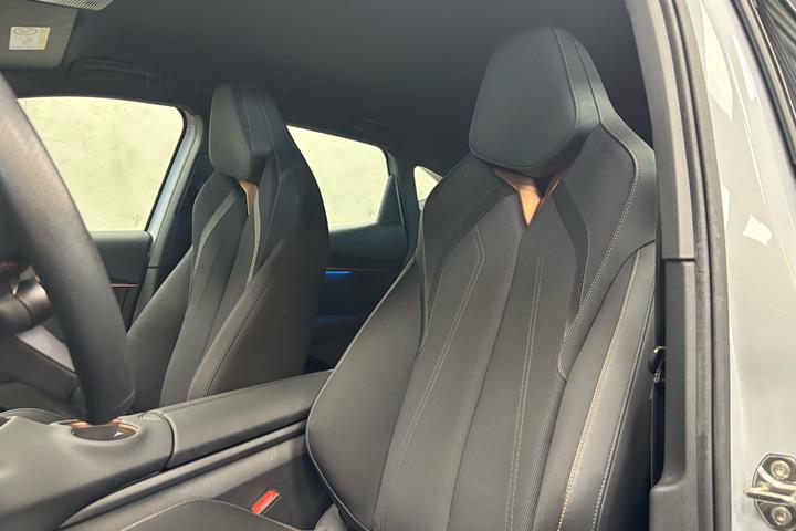 Hvid Cupra Tavascan fra 2025