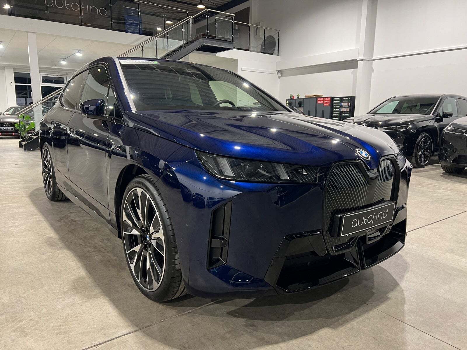 BMW iX xDrive60 Fully Charged