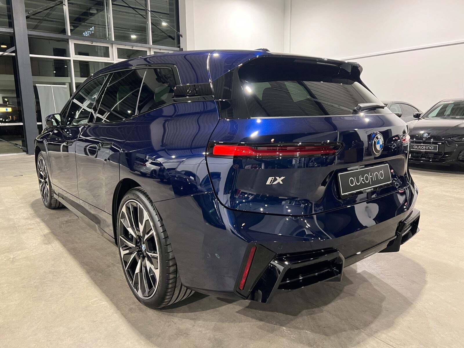 BMW iX xDrive60 Fully Charged