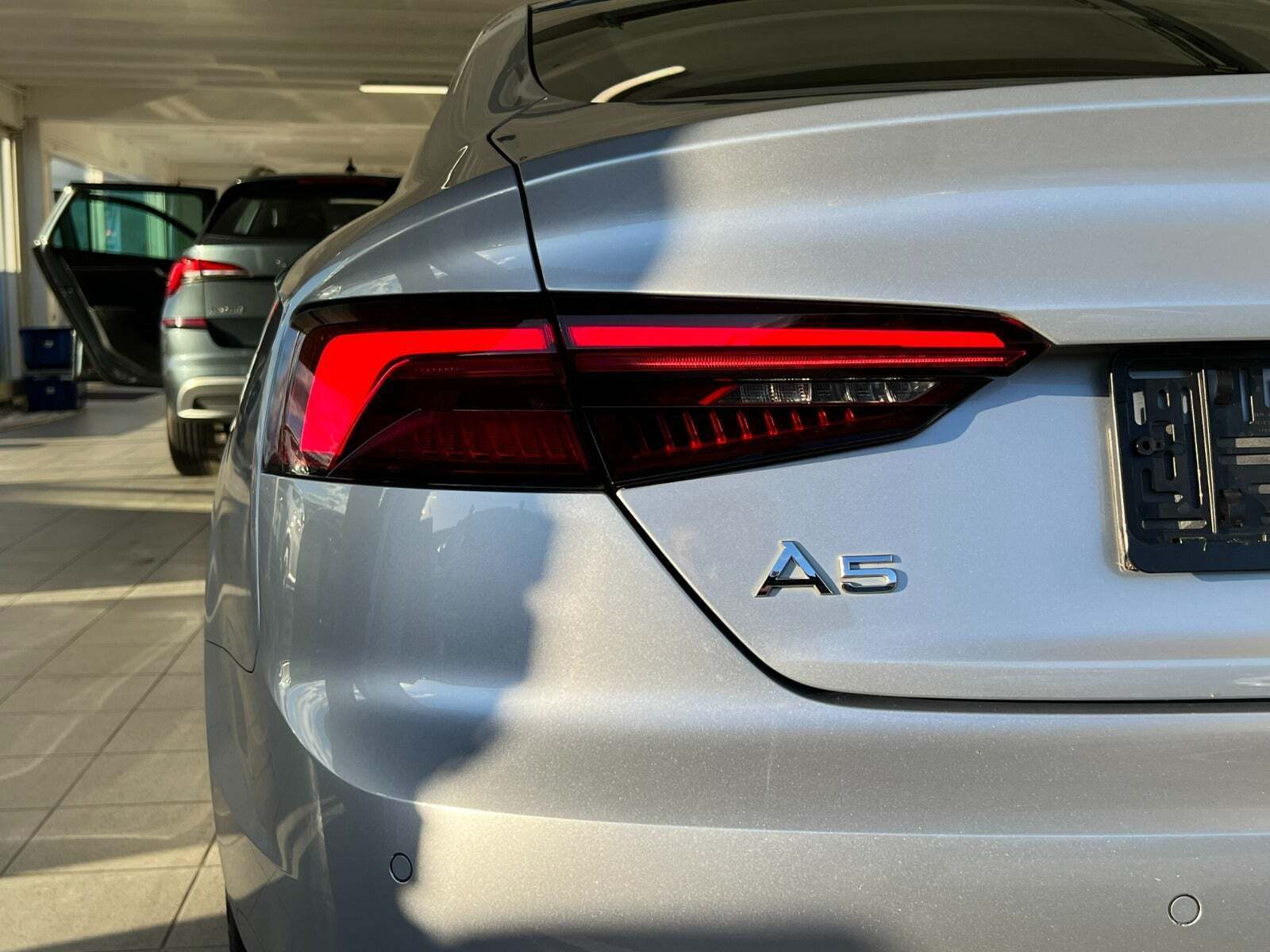 Sølv Audi A5 fra 2018