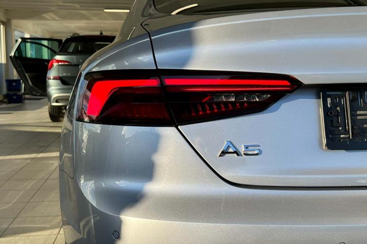 Sølv Audi A5 fra 2018
