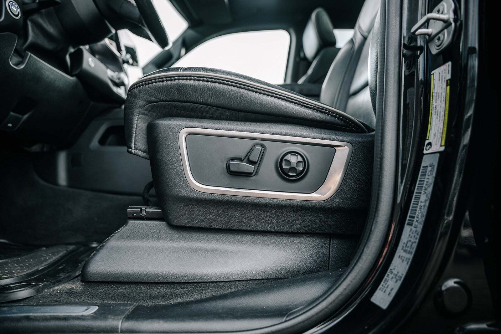 Sort Dodge RAM 1500 fra 2019