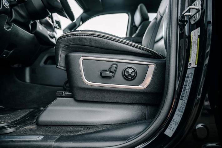 Sort Dodge RAM 1500 fra 2019