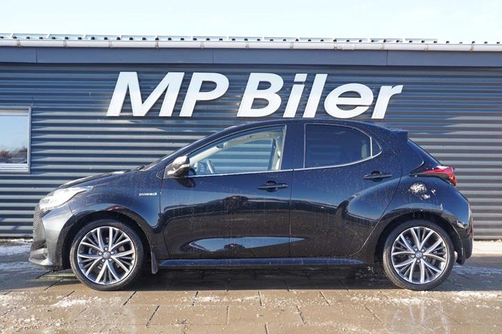 Sort Toyota Yaris fra 2020