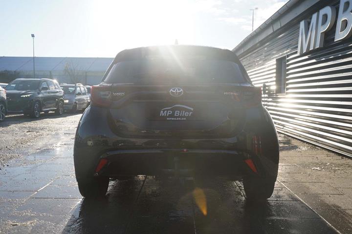 Sort Toyota Yaris fra 2020