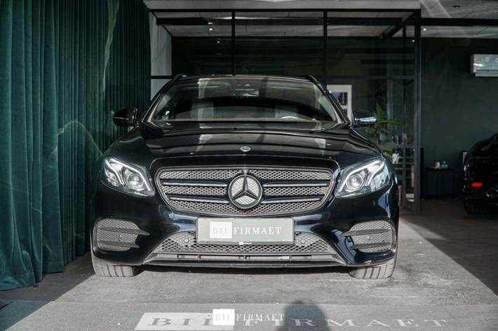 Sort Mercedes E300 de fra 2019