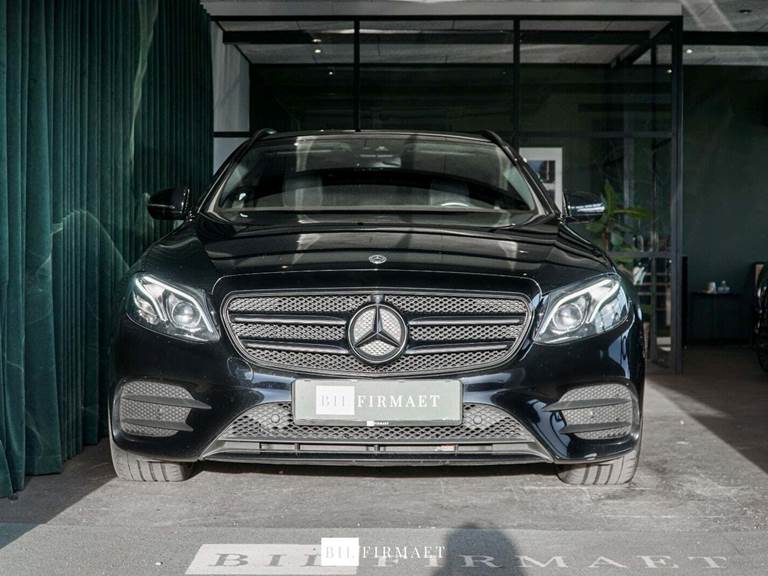 Mercedes E300 de 2,0 AMG Line stc. aut.