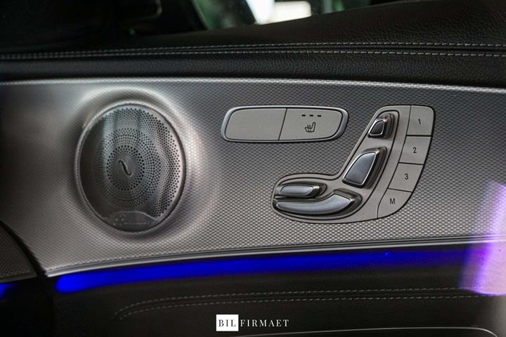 Sort Mercedes E300 de fra 2019