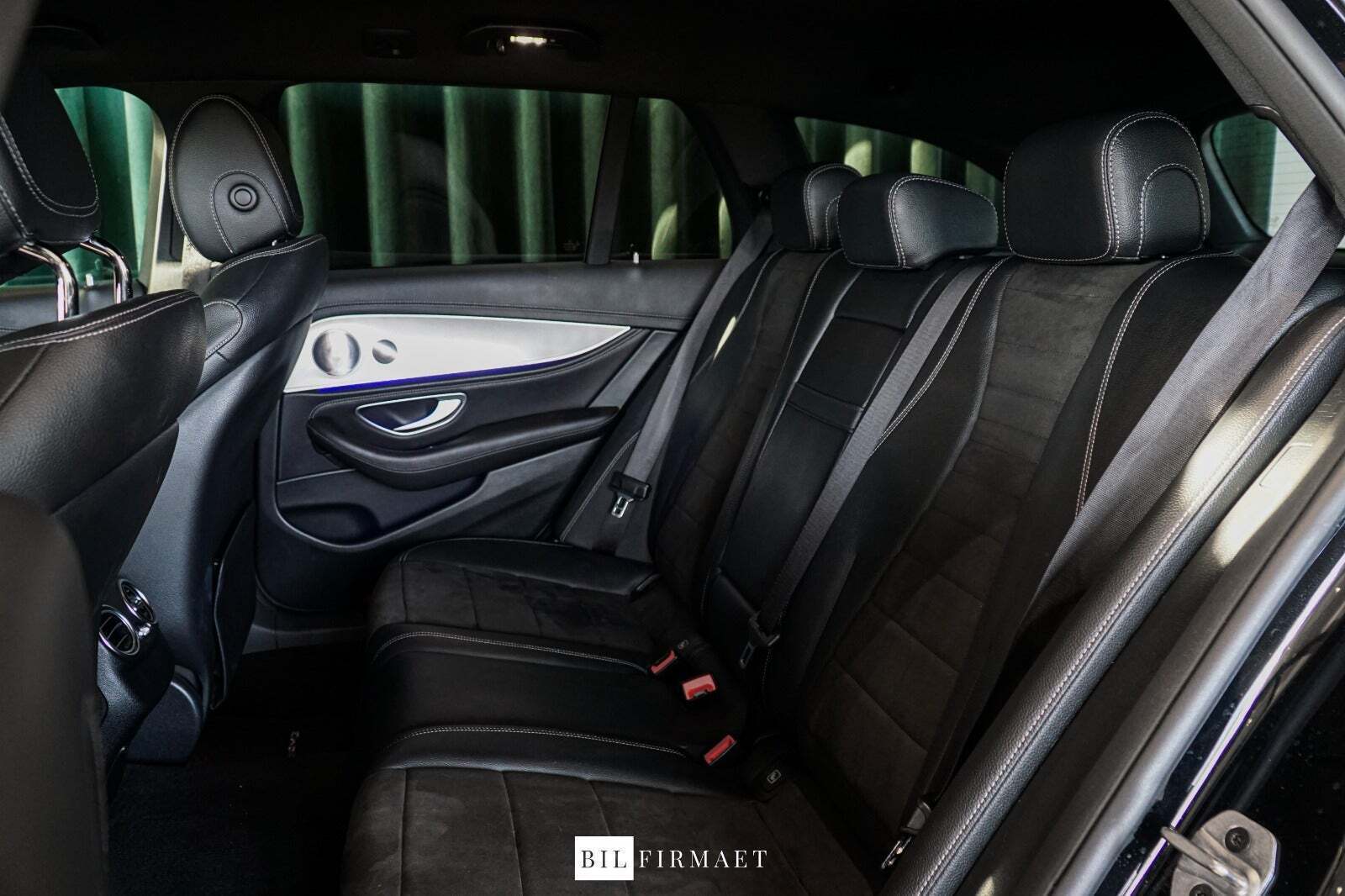 Sort Mercedes E300 de fra 2019