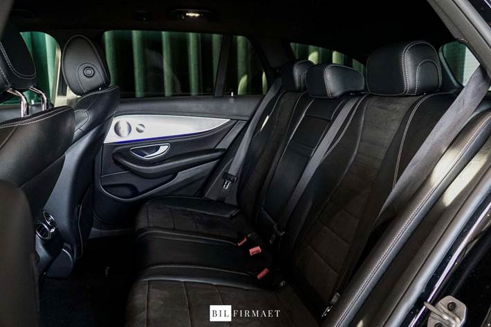 Sort Mercedes E300 de fra 2019