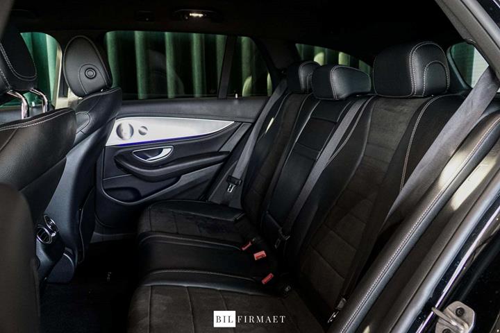 Sort Mercedes E300 de fra 2019