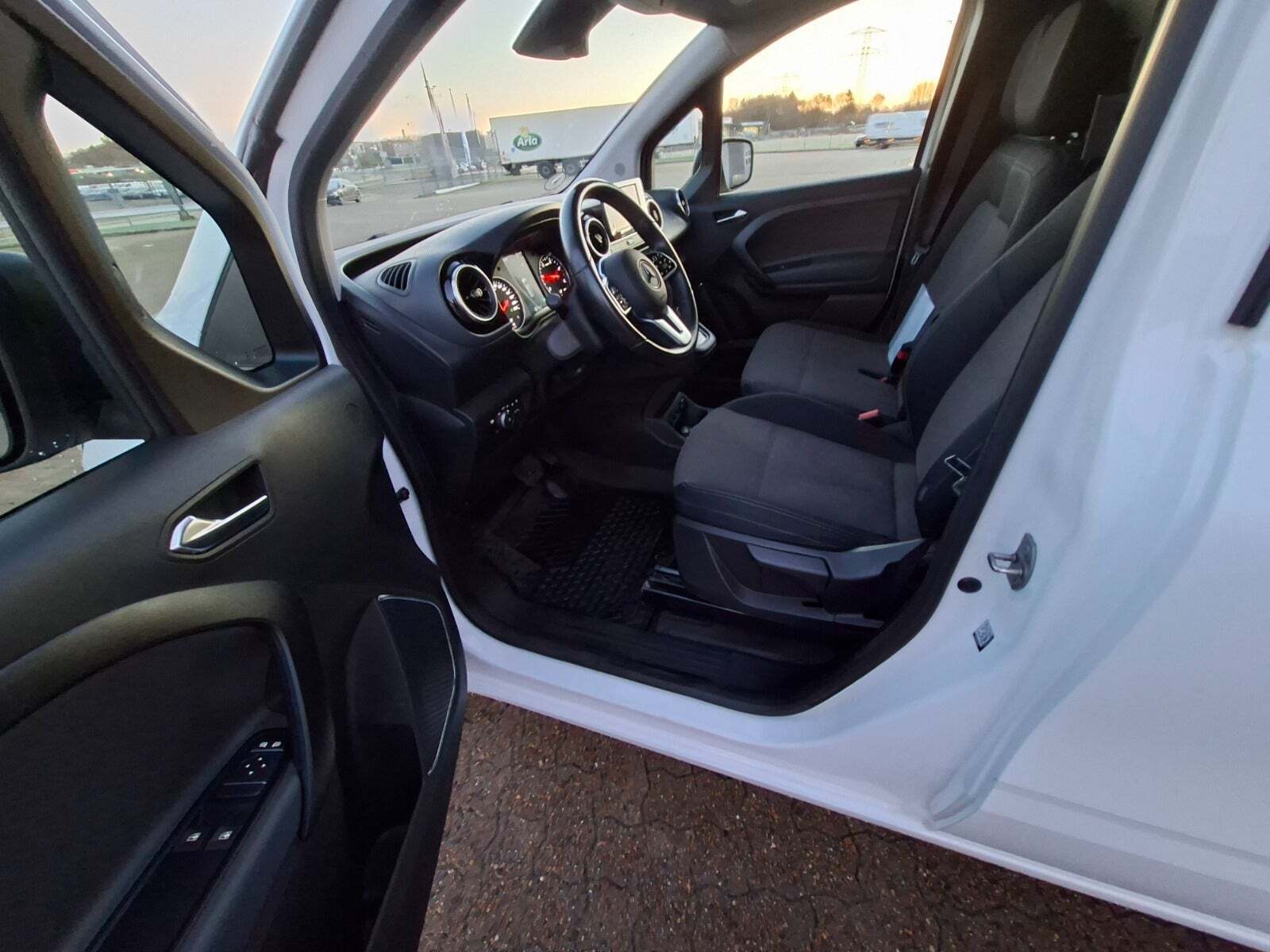 Hvid Mercedes Citan 110 fra 2022