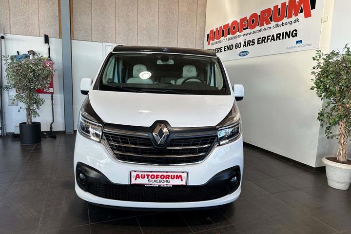 Hvid Renault Ahorn fra 2022 set udefra