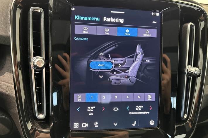 Sølv Volvo XC40 fra 2023